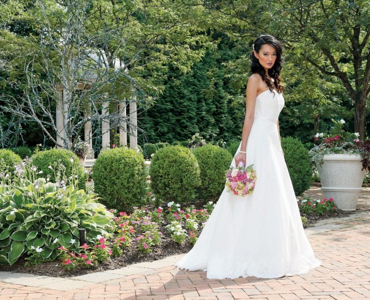 Gown: Robert Bullock Bride (Ainsley), Henry's Florist