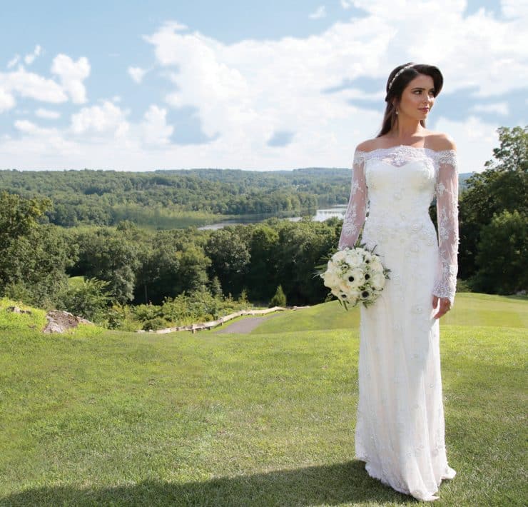 Gown: Jude Jowilson (Tallulah). Bouquet: Mitch Kolby Events.