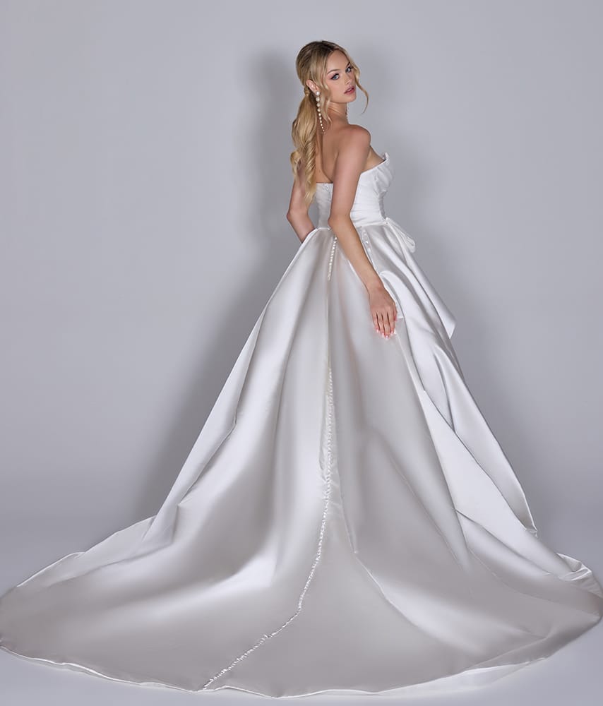 Yumi Katsura Wedding Gowns  Innovative Couture with Timeless Grace